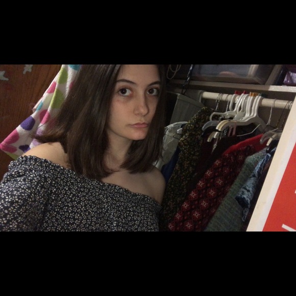Meet your Posher, Elizabeth - Picture 3 of 6